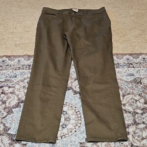 Monroe & Main Olive Straight Leg Jeans